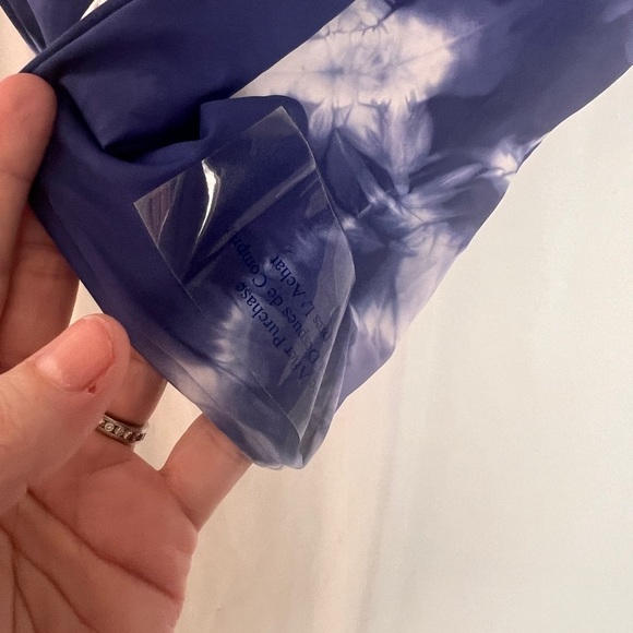 NWT Dippin Daisy plus size blue tie dye bikini set, 2X, 3X - Picture 6 of 13